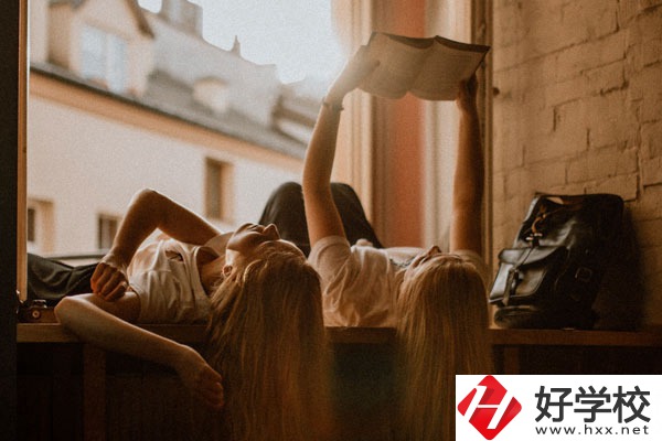 寧遠(yuǎn)縣九峰職業(yè)中專學(xué)校好不好？宿舍怎么樣？