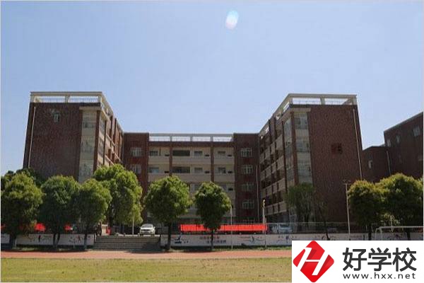 岳陽高級技工學校教學樓