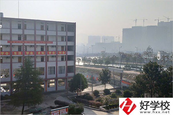 武岡市環(huán)球職業(yè)技術(shù)學校教學樓