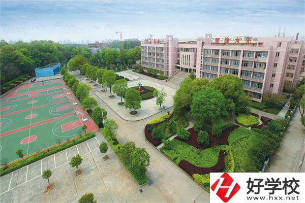 衡陽市高級(jí)技工學(xué)校操場(chǎng)