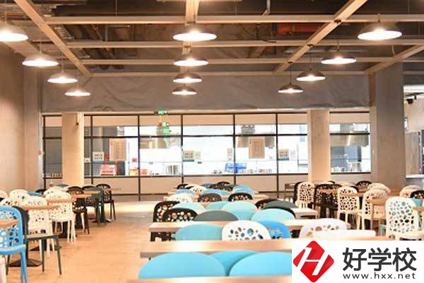 長(zhǎng)沙湘麓醫(yī)藥中專怎么樣？有哪些專業(yè)？